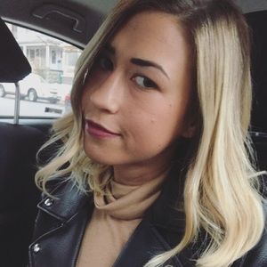 Meet your Posher, Maxine